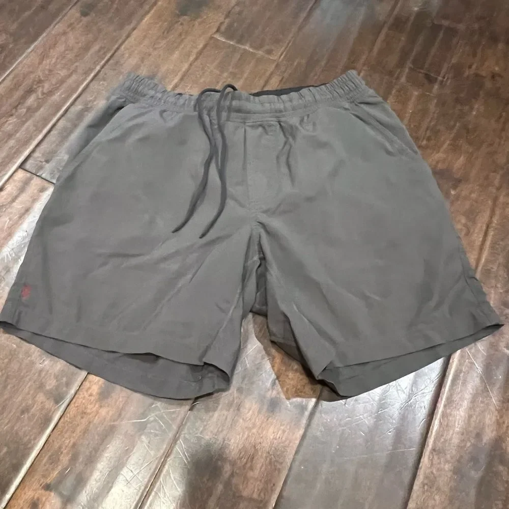 Rhône athletic shorts size medium